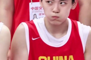 😅这只“羊”到底听到了什么笑成这样？ ...